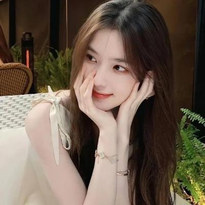 闪婚后小娇妻马甲捂不住了